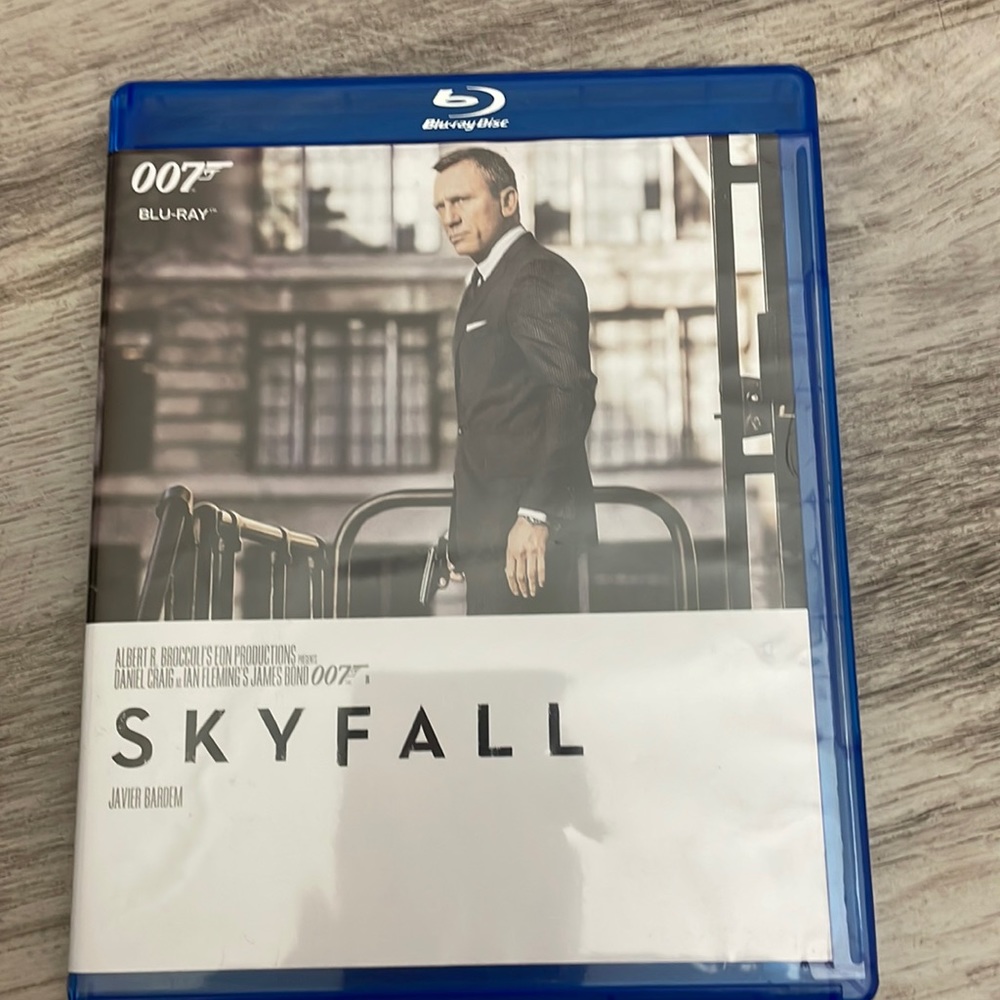 Skyfall 007 Movie BluRay 2012 Action Thriller 2h 23m Daniel Craig as James Bond